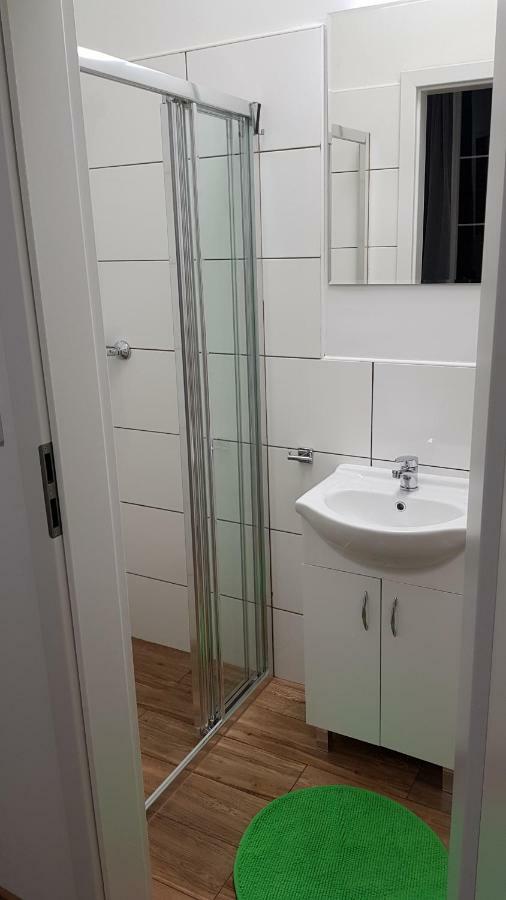 Apartament Nr 15 - 2 Pokoje Z Prywatnymi Lazienkami Centrum Posen Exterior foto