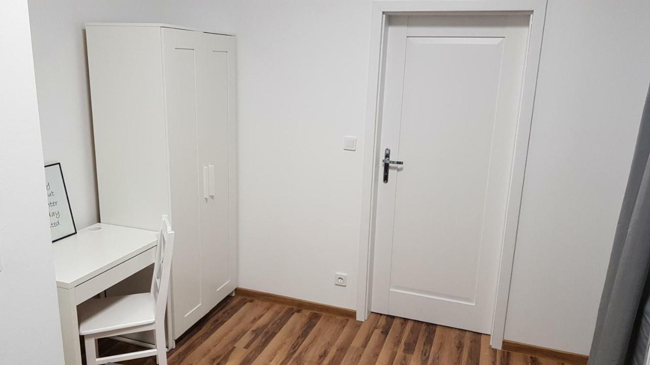 Apartament Nr 15 - 2 Pokoje Z Prywatnymi Lazienkami Centrum Posen Exterior foto
